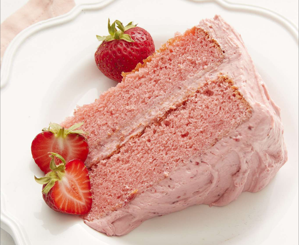 "Heavenly Strawberry Cake: A Visual Feast of Sweet Delight"